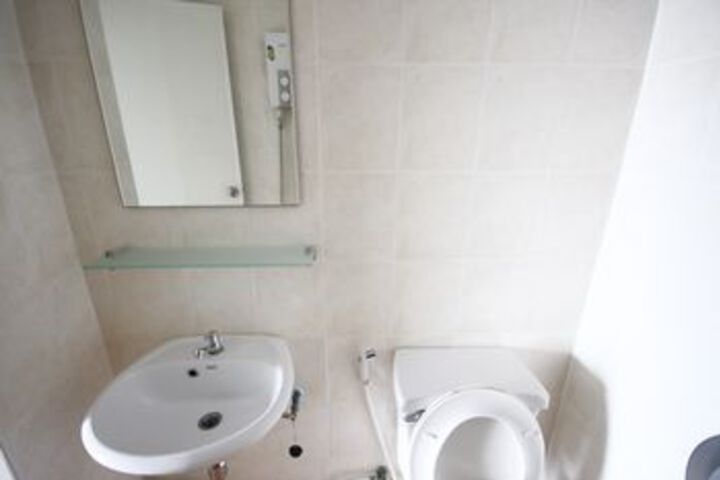 Room 2 of 20