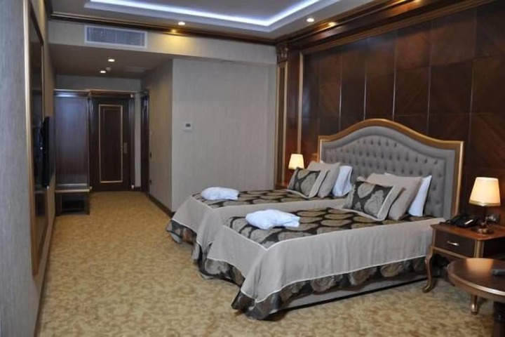 Room 11 of 26