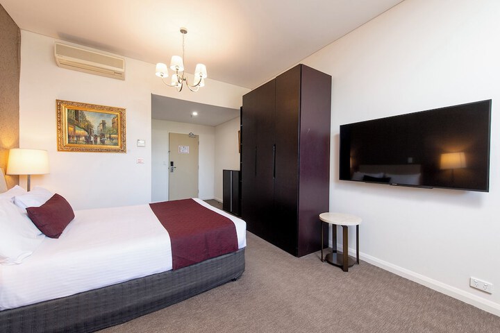 Room 21 of 53