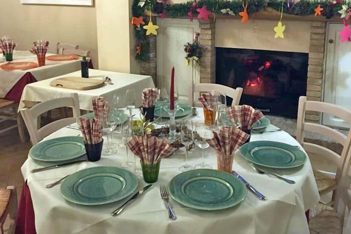 Dining 32 of 41