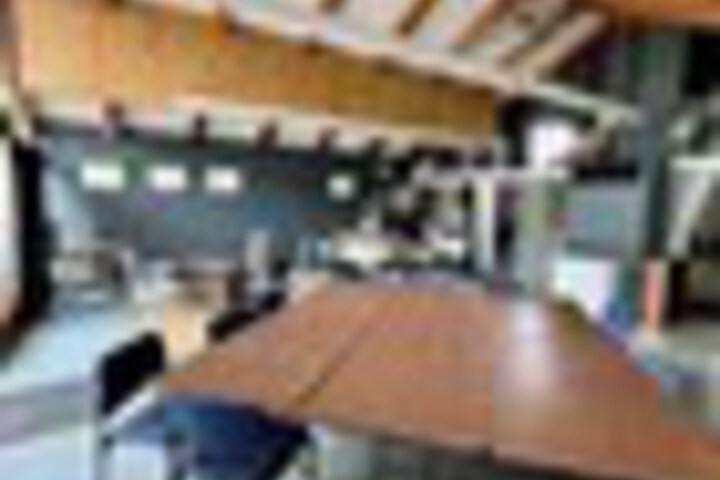 Ballroom/Hall 86 of 102
