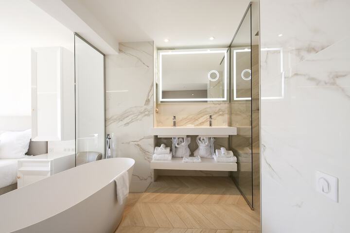 Bath Photo