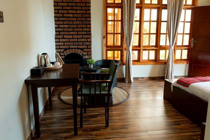 Room 9 of 28