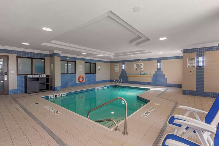 Hotel Pool