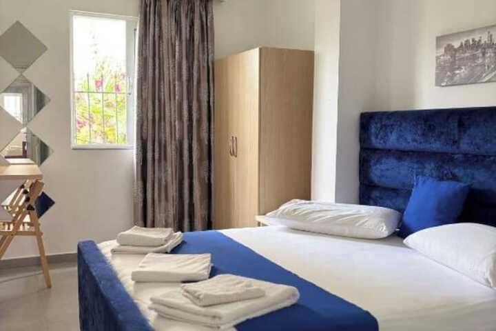 Room 2 of 20