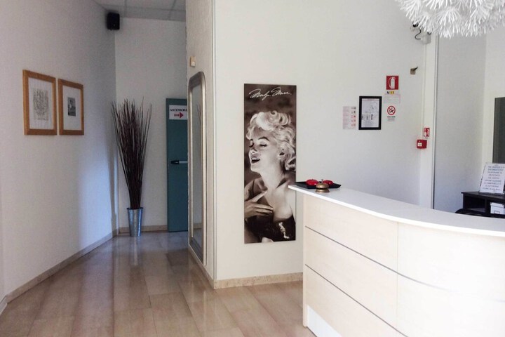 Ballroom/Hall 44 of 51