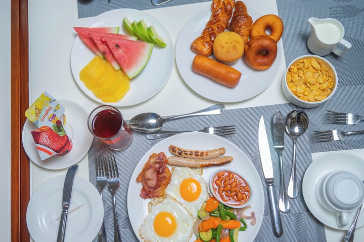 Breakfast/Coffee Service 8 of 13
