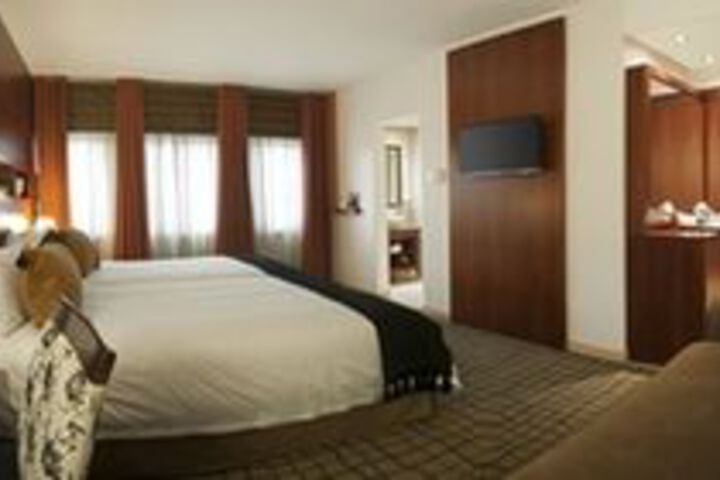Room 43 of 69