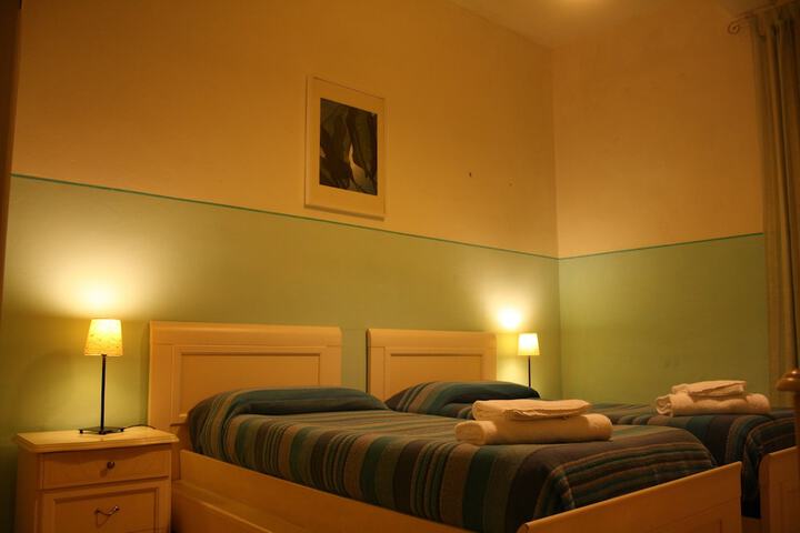 Room 4 of 43
