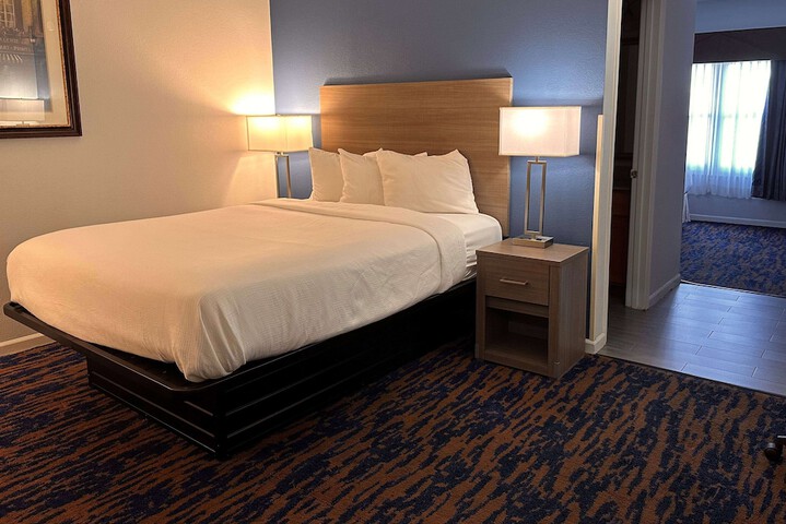 1 King Bed 1 Queen Bed Suite (19 of 19)