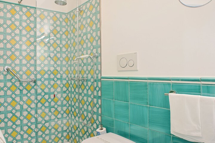 Room 72 of 111