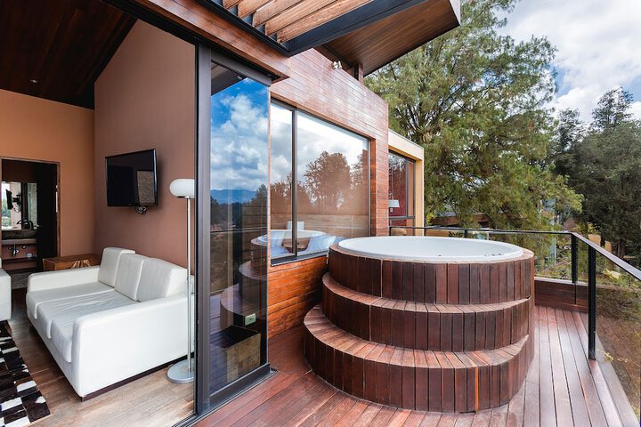 Hot Tub 140 of 184