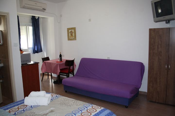 Room 35 of 57