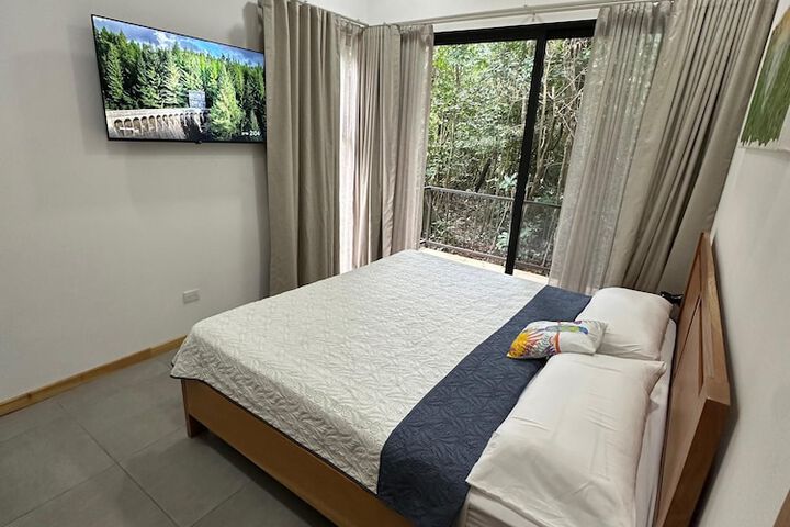 Room 210 of 334