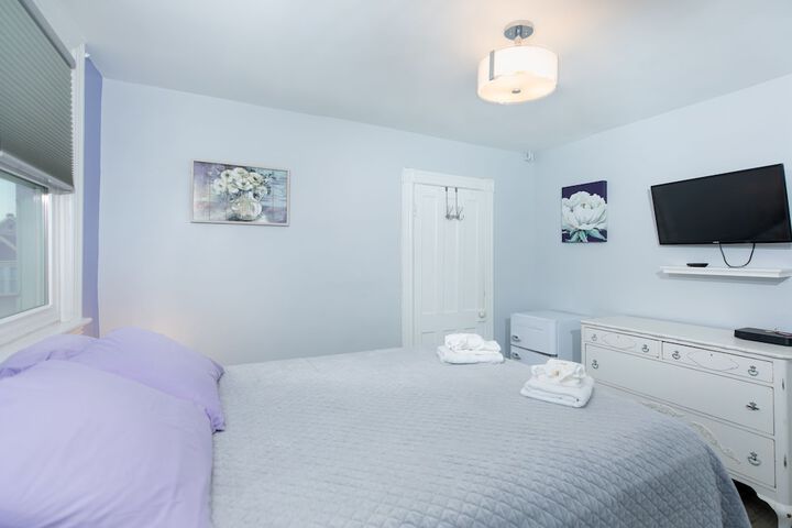 Room 4 of 96