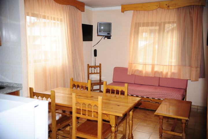 Room 13 of 27