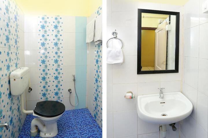 OYO 5643 HOTEL MALABAR PLAZA