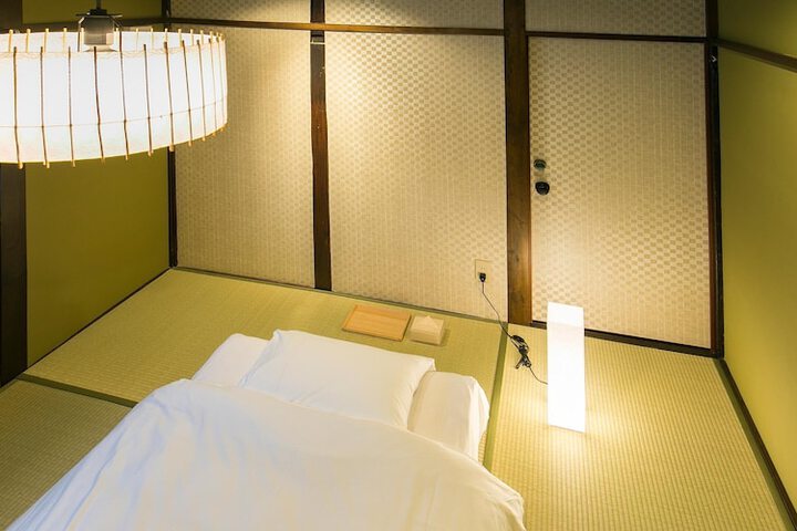 Room 6 of 111