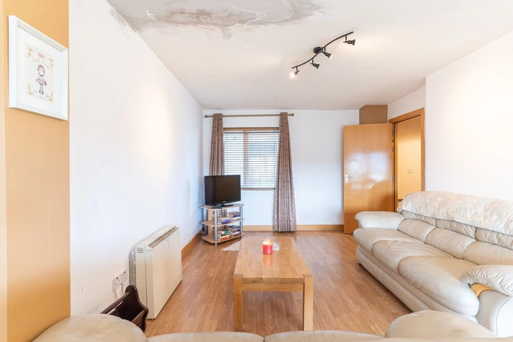 Room 4 of 17