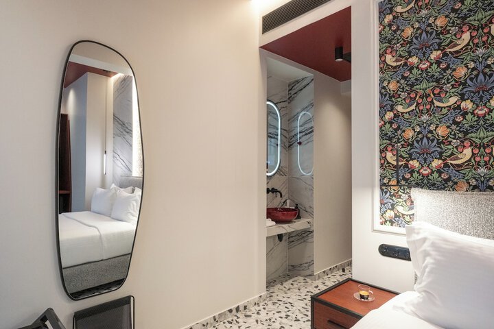 Room 72 of 125