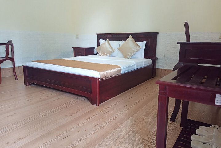 Room 7 of 105