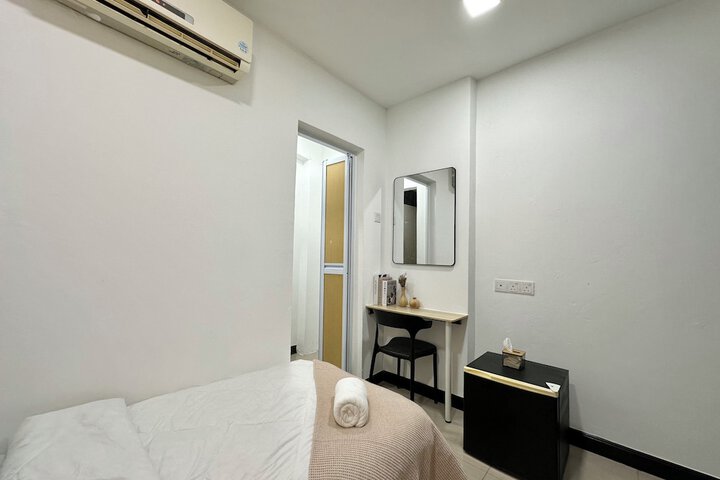 Room 12 of 36