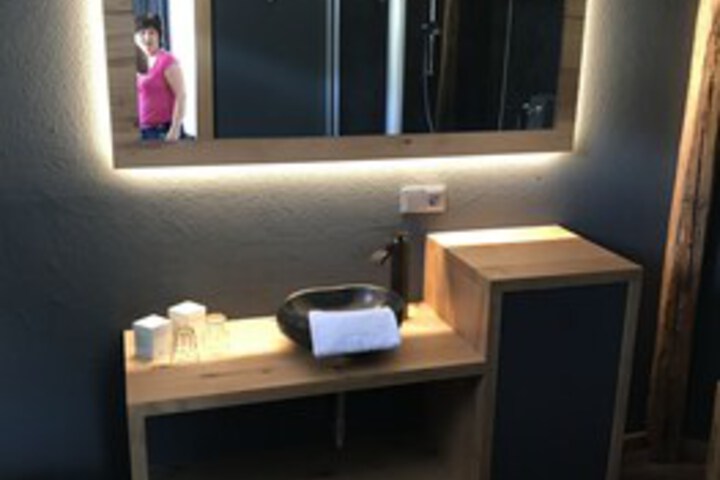 Room 3 of 41
