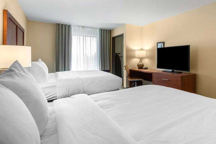 2 Queen Beds (9 of 11)
