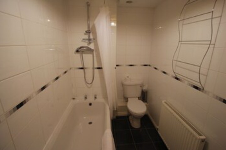 Room 8 of 34