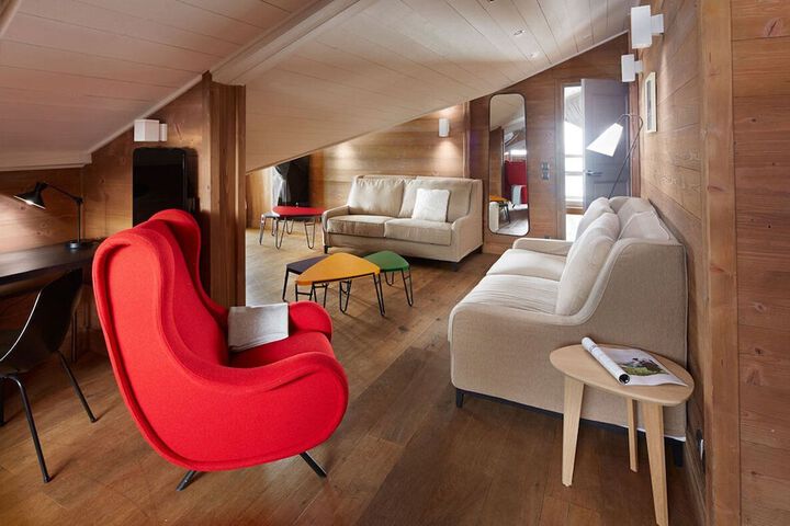 Room 4 of 47