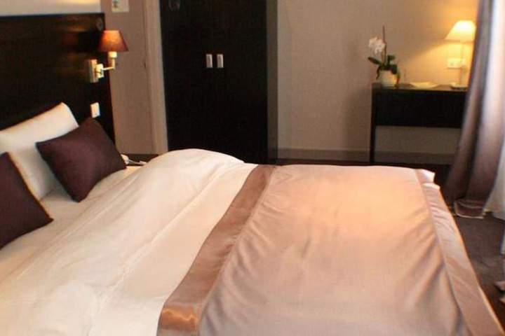 Room 14 of 32