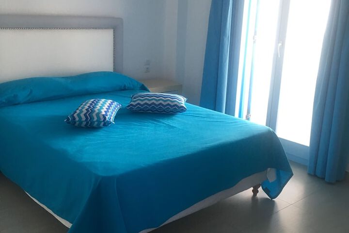 Room 3 of 35
