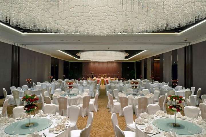 Ballroom/Hall 20 of 23
