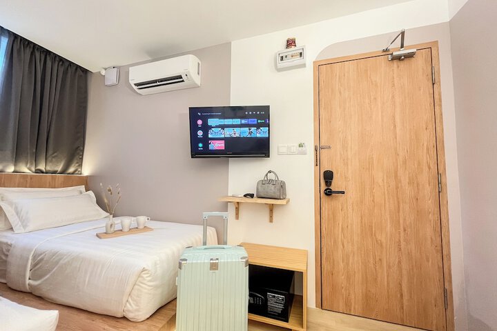 Room 35 of 136