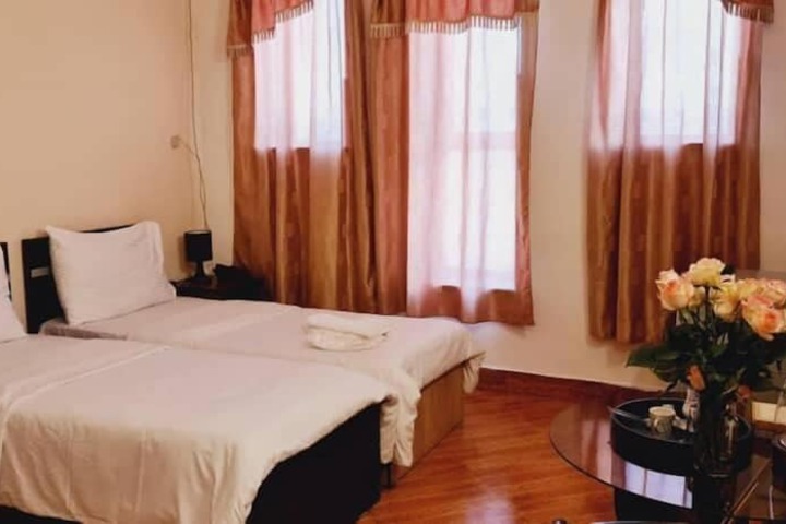 Room 2 of 8