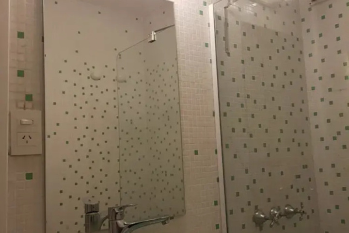 Room 7 of 14