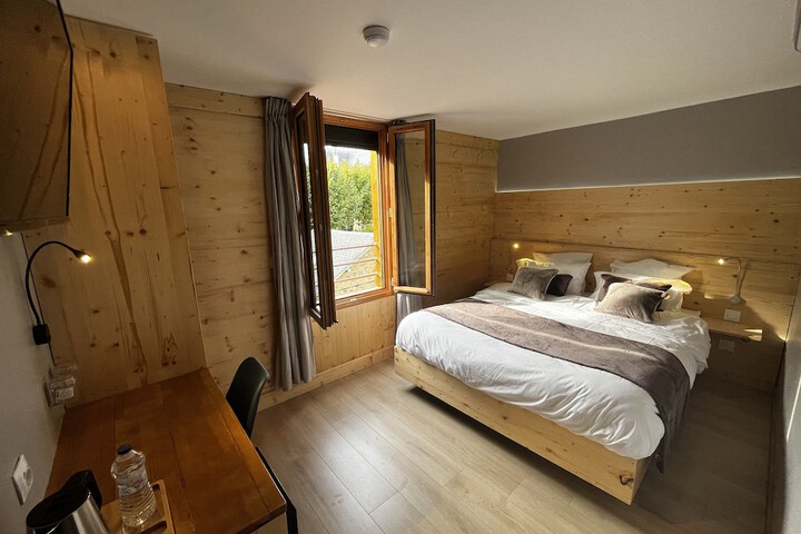 Room 6 of 50