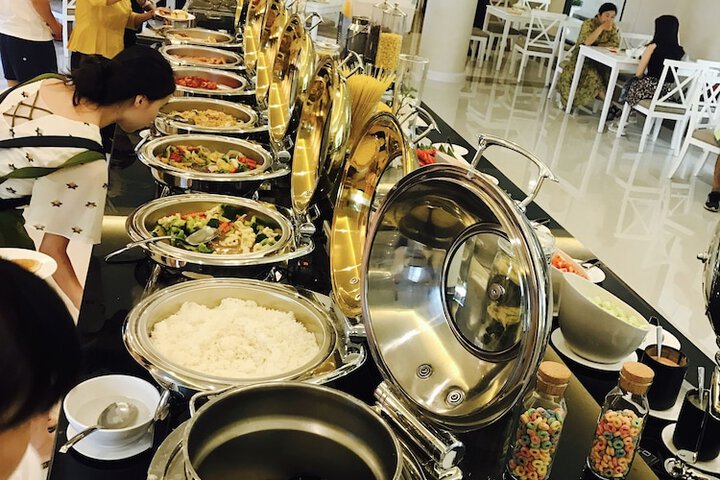Dining 103 of 150