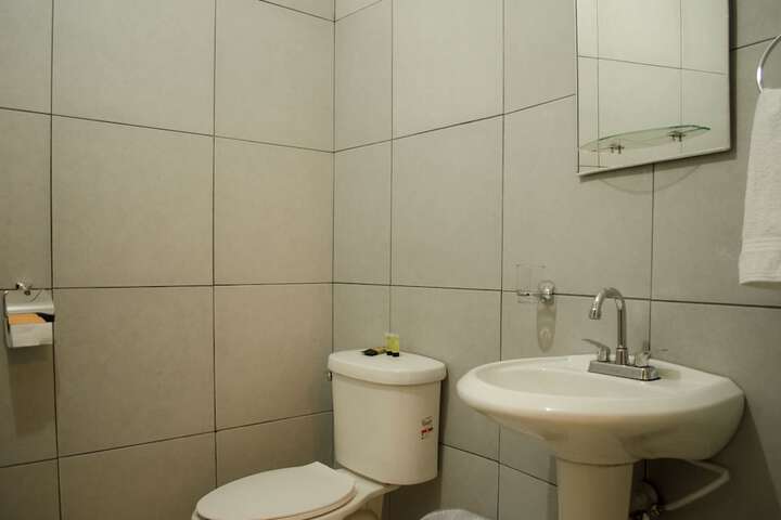 Room 25 of 33