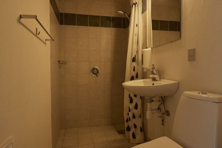Room 21 of 57