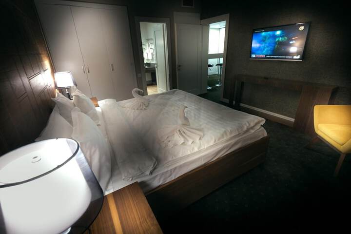 Room 19 of 54