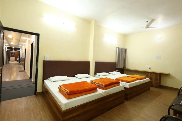 Room 5 of 18