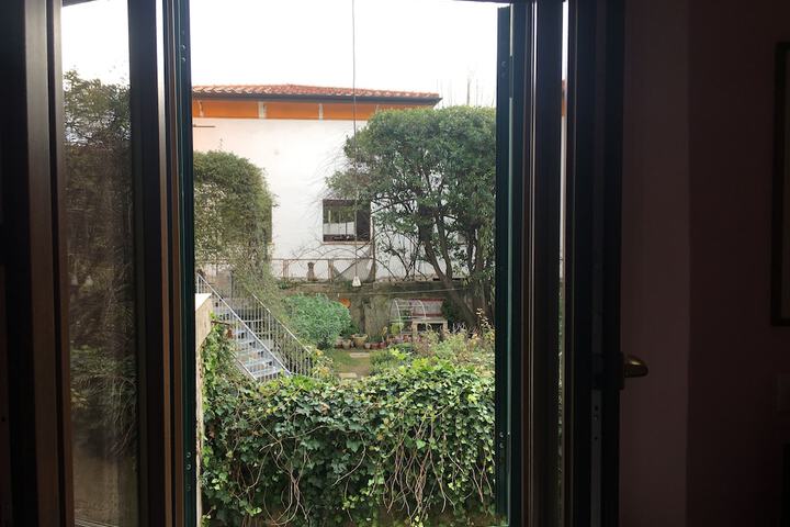 Room 28 of 42