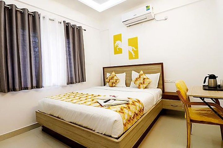 Room 11 of 20