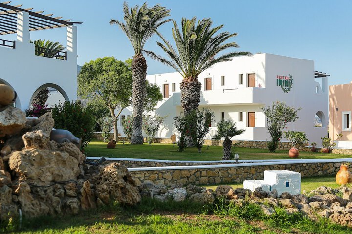 Hotel Exterior 58 of 74
