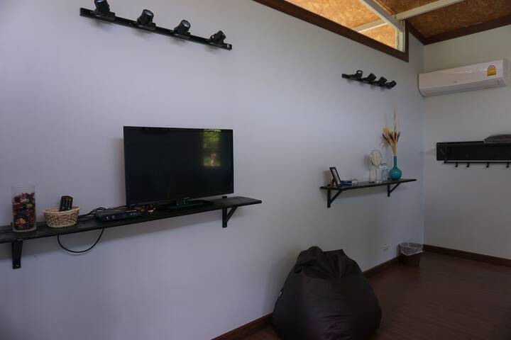 Room 14 of 37