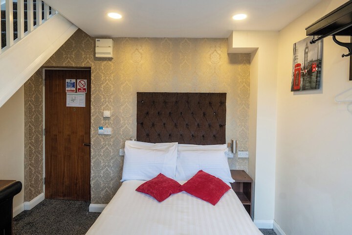 Room 15 of 43