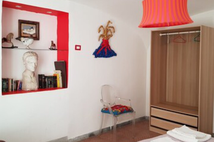 Room 67 of 76