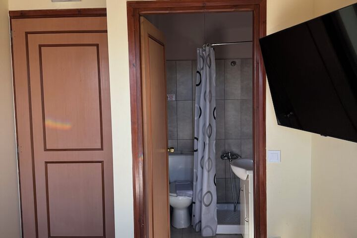 Room 53 of 129
