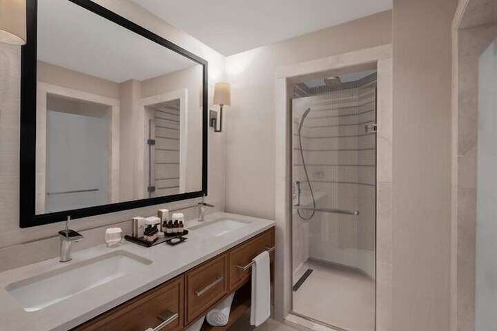 Room 56 of 227